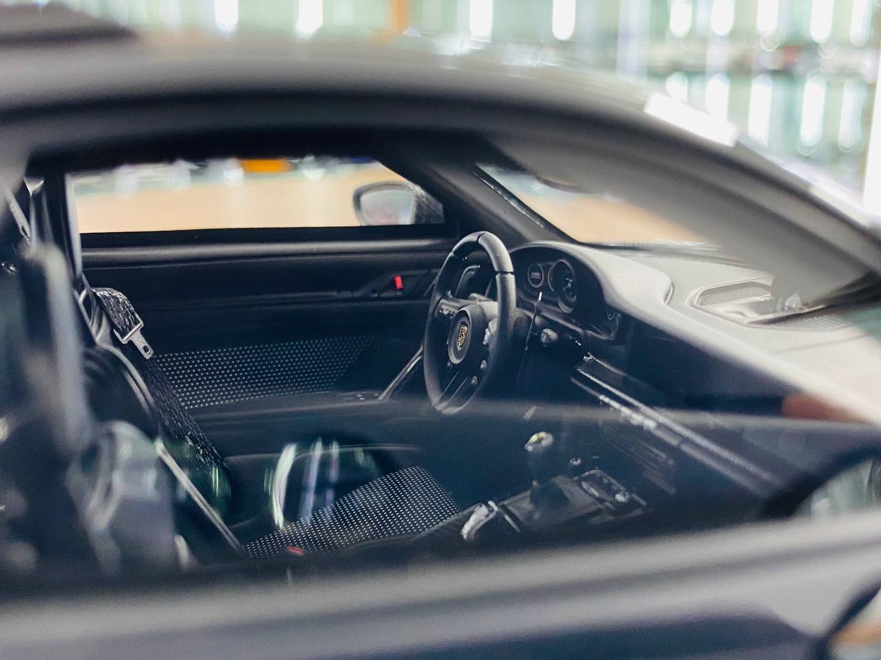 Ivy Model 1/18 Porsche 911 992 GT3 RS Weissach – Matt Black/Red Wheels, Limited to 25 Pcs