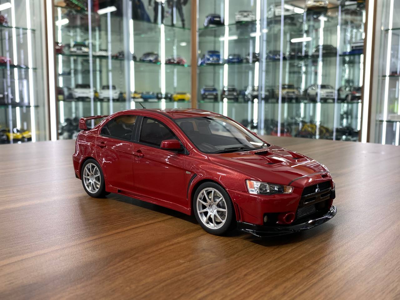 1:18 Resin Model - Otto Mobile Mitsubishi Lancer Evo X FQ 400 (Red)