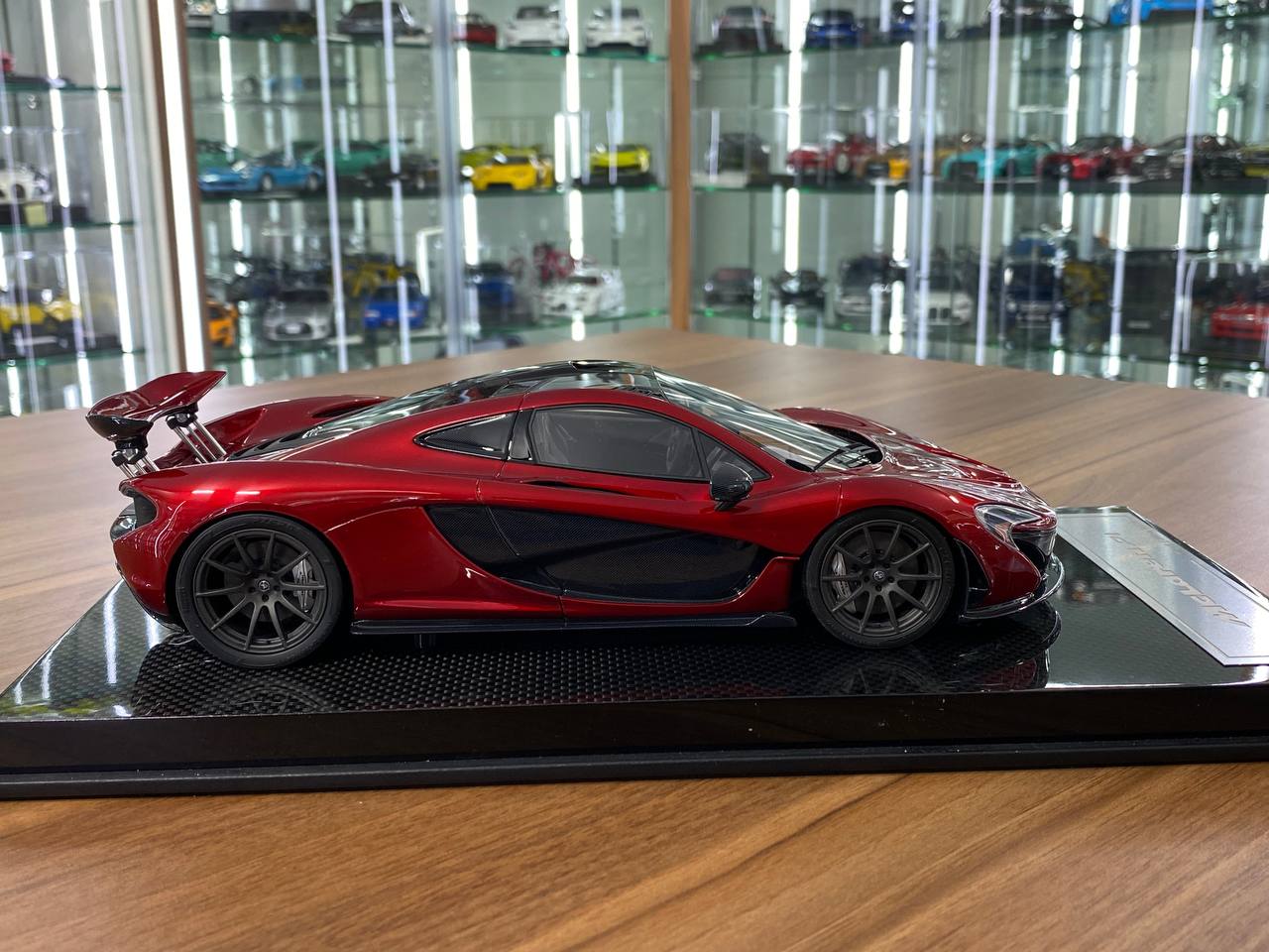 1/18 Resin – Dino McLaren P1 Volcano Red Limited- 30 pcs