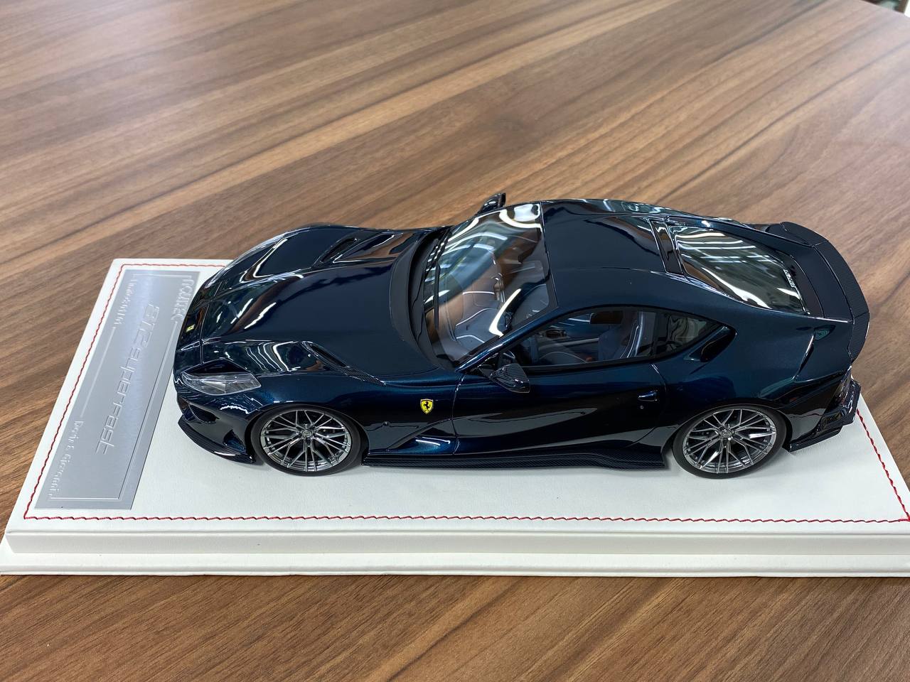 1/18 Resin – Davis & Giovanni Ferrari 812 Superfast Chameleon Limited 01 of 01 pcs