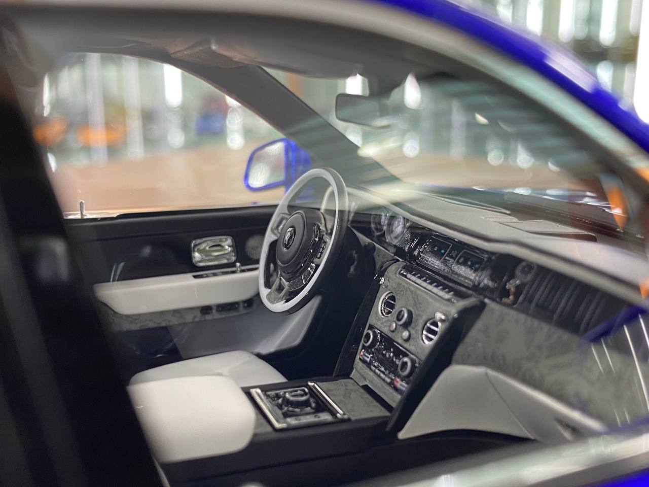 1/18 Resin H&H Rolls Royce Cullinan Series II Salamanca Blue Ltd.Edn.30 pcs