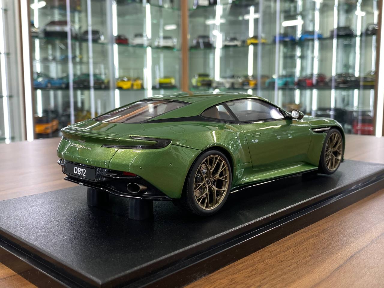 1/18 Resin Model GT Spirit Aston Martin DB12 - Green Limited Edition