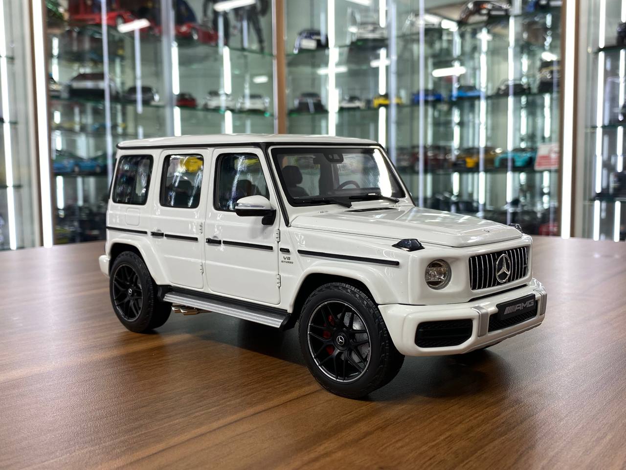 1/18 Mercedes-Benz AMG G-63 2018 Minichamps model car