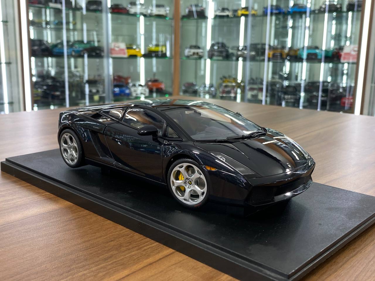 1/18 Diecast Lamborghini Gallardo – Black | AUTOart | Full Opening