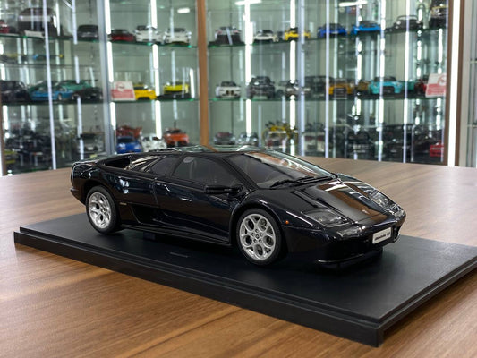1/18 Diecast Lamborghini Diablo 6.0 – Metallic Black | AUTOart | Full Opening