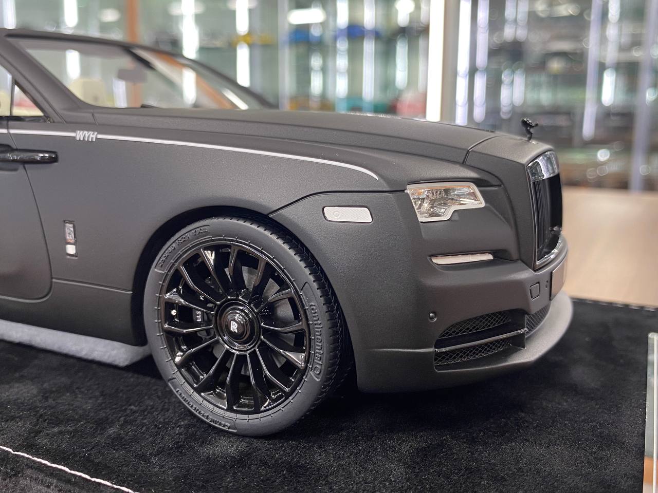1/18 Resin Model – Rolls Royce Dawn | H&H |Matt Black
