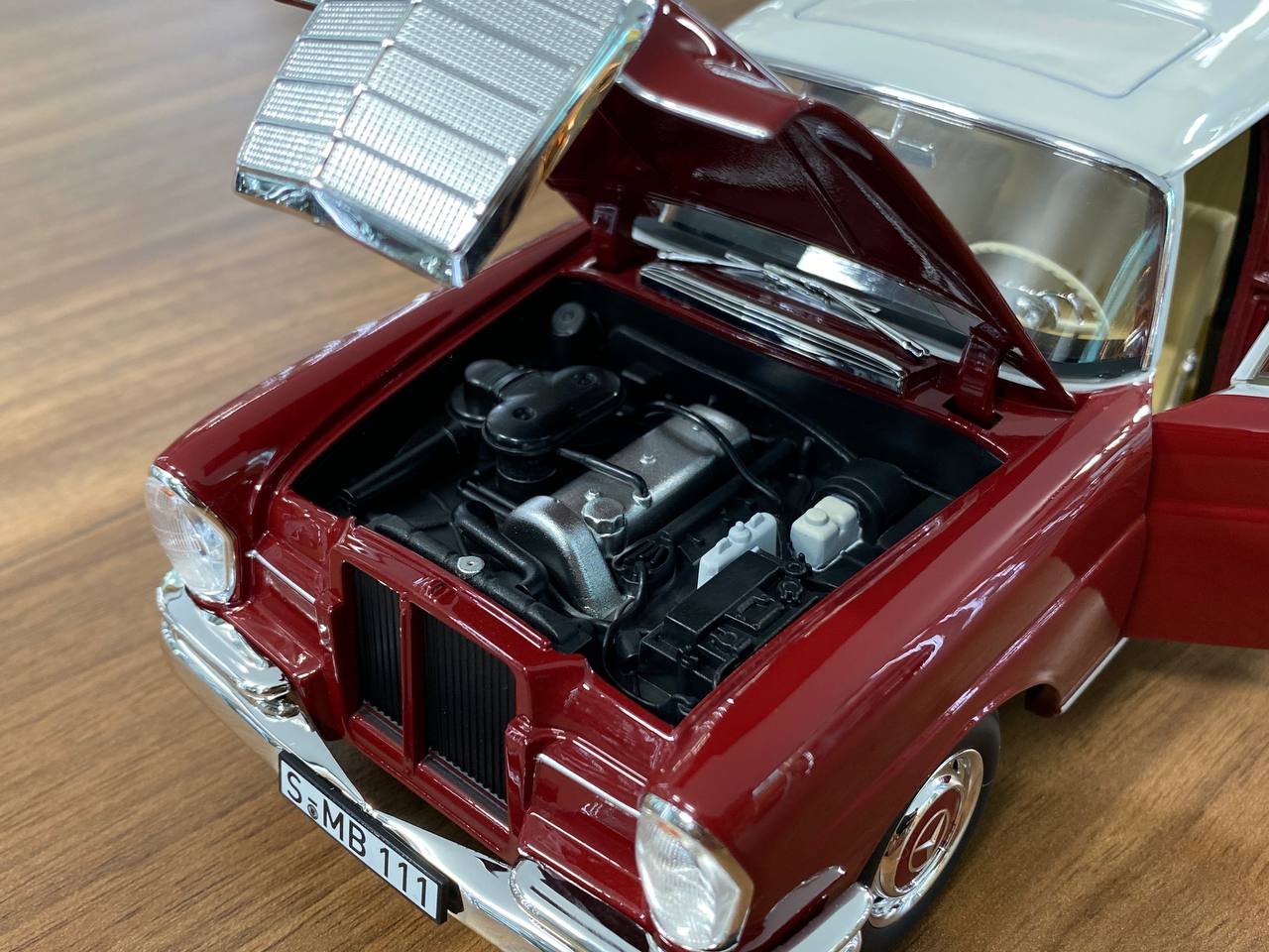 1/18 Diecast Mercedes-Benz 220 S (W111) 1959 - 1965 Red Scale Model Car by Norev