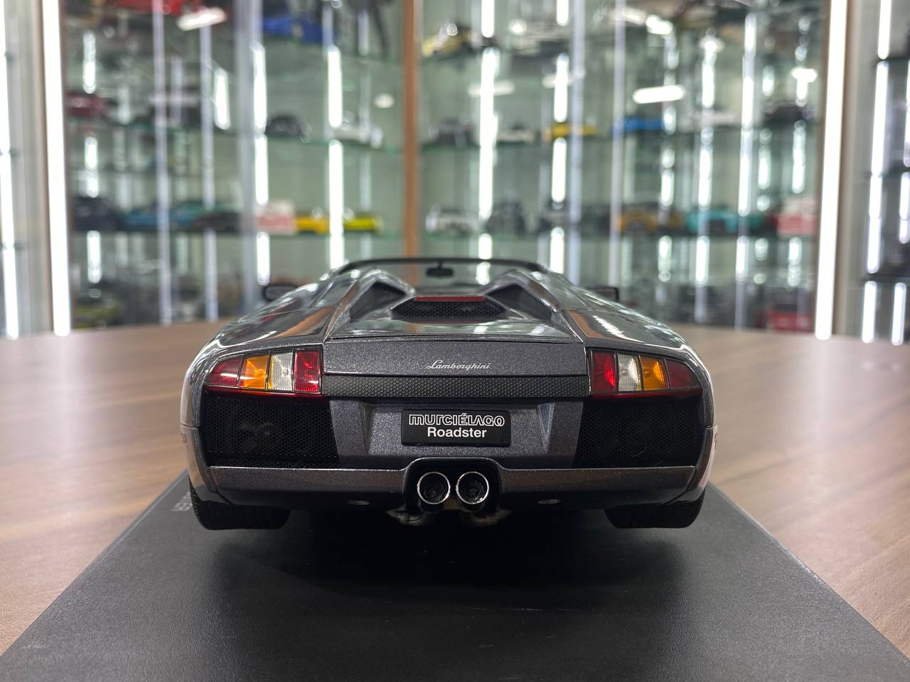 1/18 Diecast Metal Model – Lamborghini Murciélago Roadster | AUTOart | Full Opening
