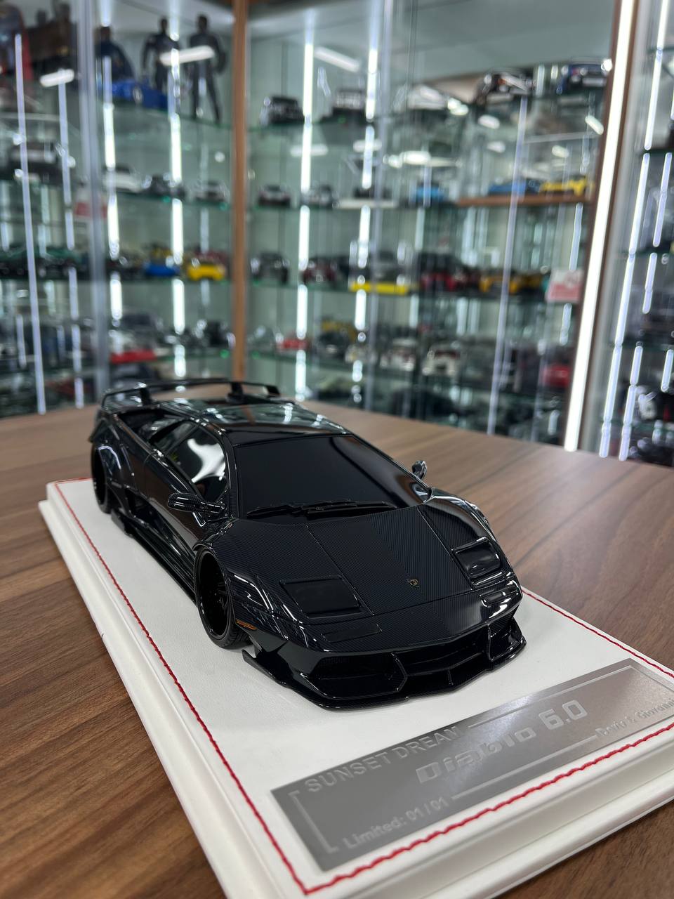 1:18 Lamborghini Diablo 6.0 "Sunset Dream" | Davis & Giovanni | Resin | Carbon Fiber | 1 of 1
