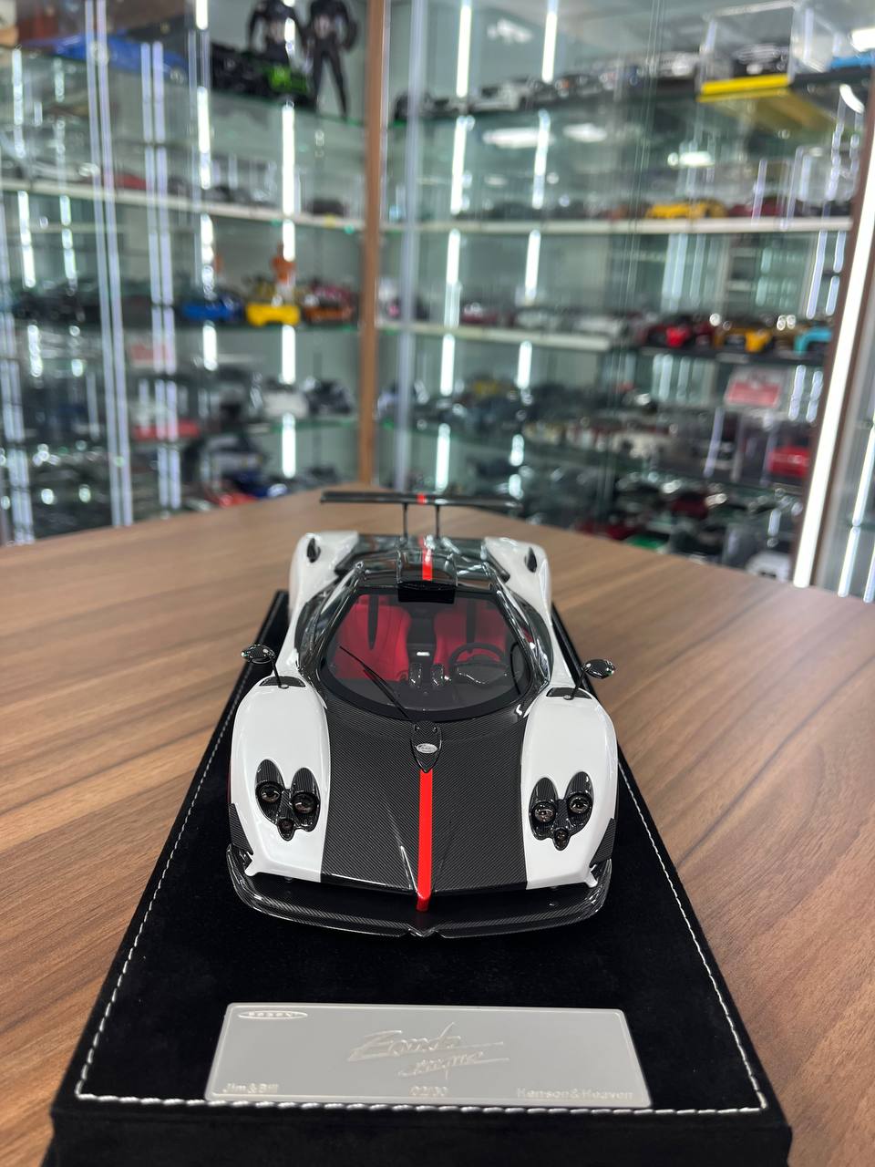 1/18 H&H Pagani Zonda Cinque Resin Model White/Carbon Fiber | Limited 30 pcs