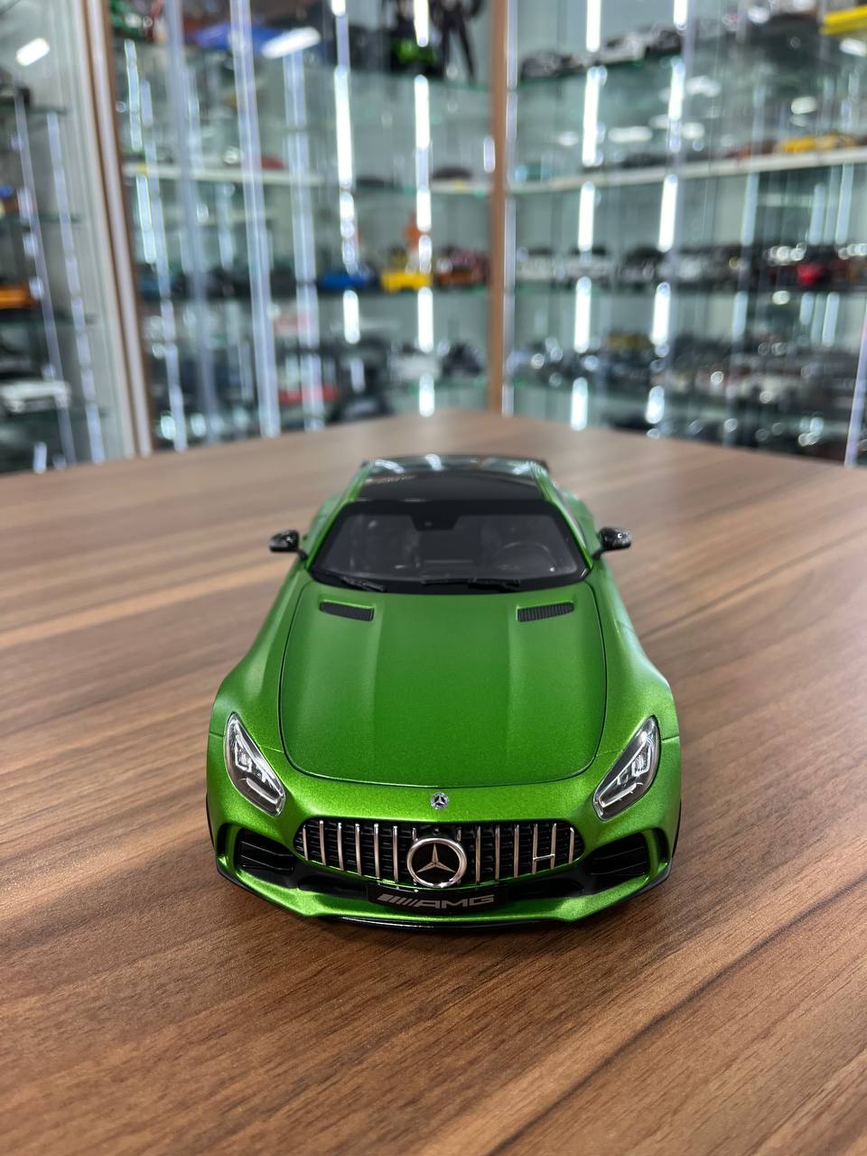 1/18 Diecast Norev Mercedes-Benz AMG GT Black Series – Green Hell Magno |