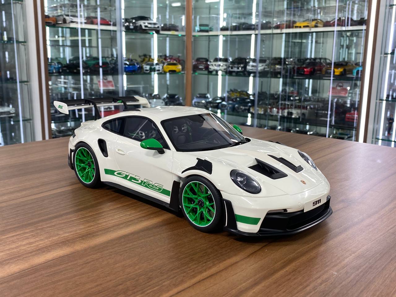 ★ 1/12 GT Spirit Porsche 911 (992) GT3 RS | Off White | Limited Edition 300 pcs