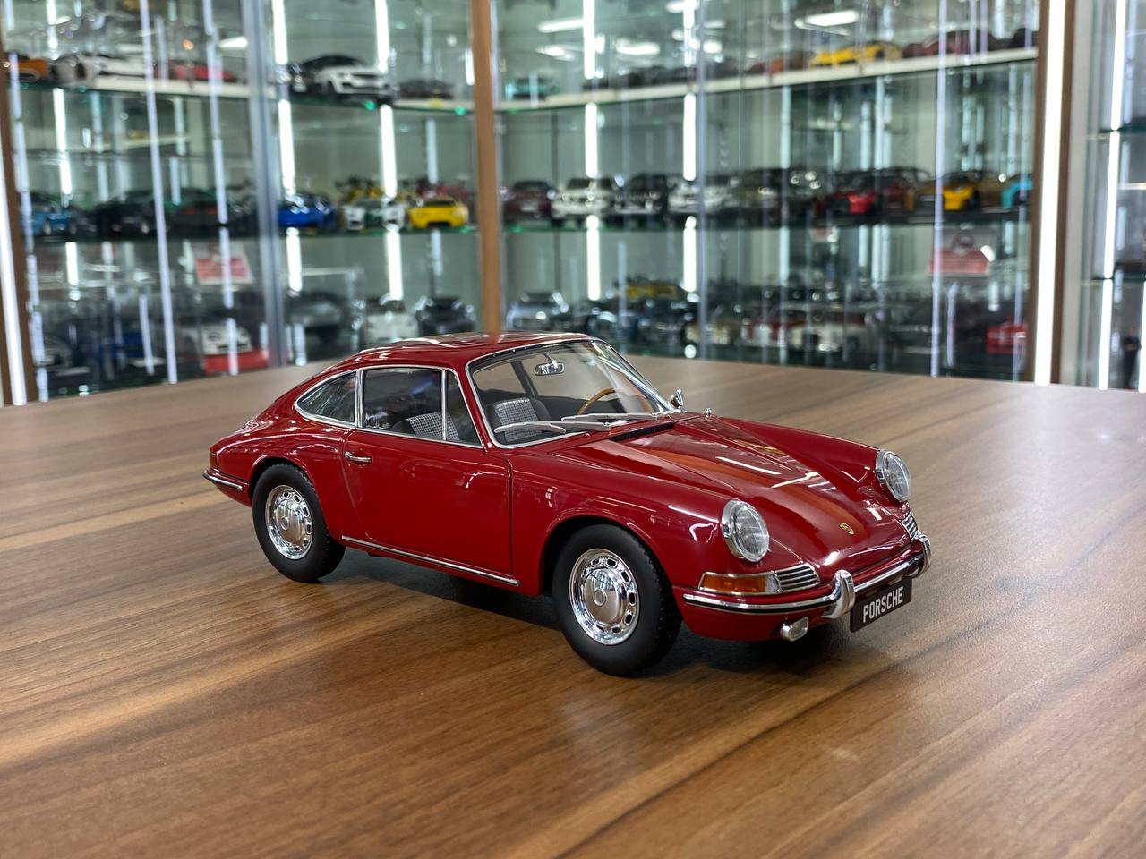 1/18 KYOSHO Porsche 911 (901) Signal Red | Full-Opening Diecast Model