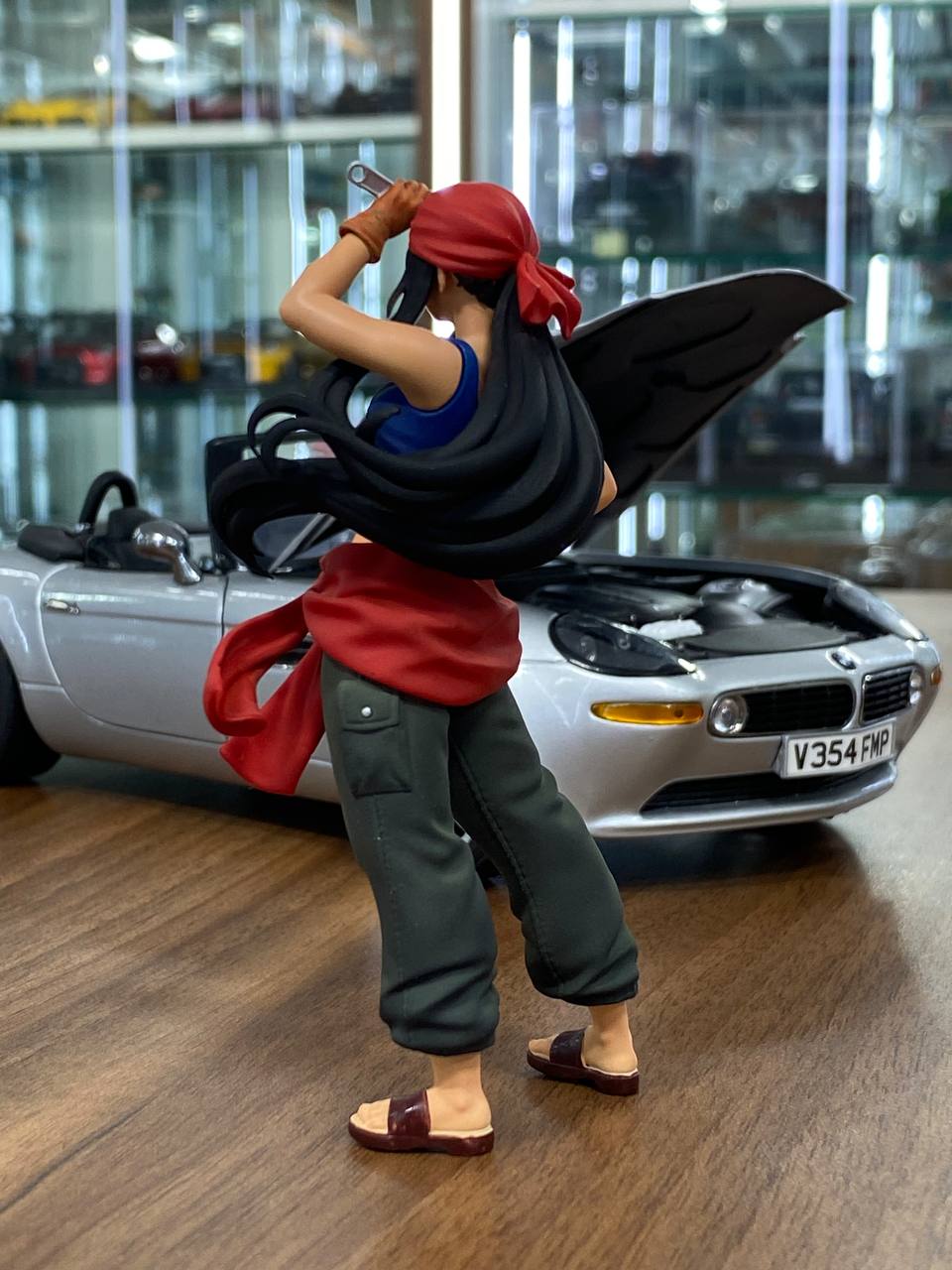 1/18 Resin - Female Mechanic (Hand Made / Painted) Scale Figure