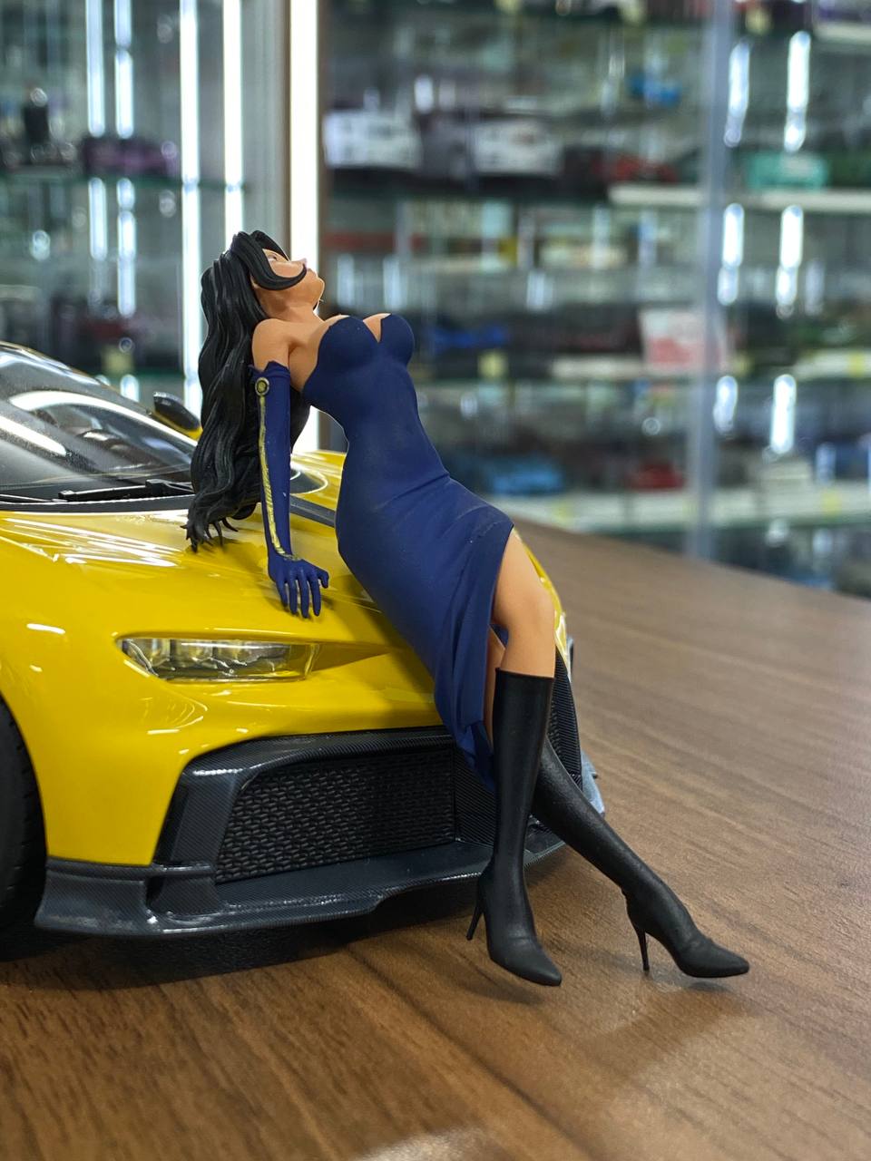 1/18 Resin - Female Character For Diorama | (Hand Made / Painted) Scale Figure
