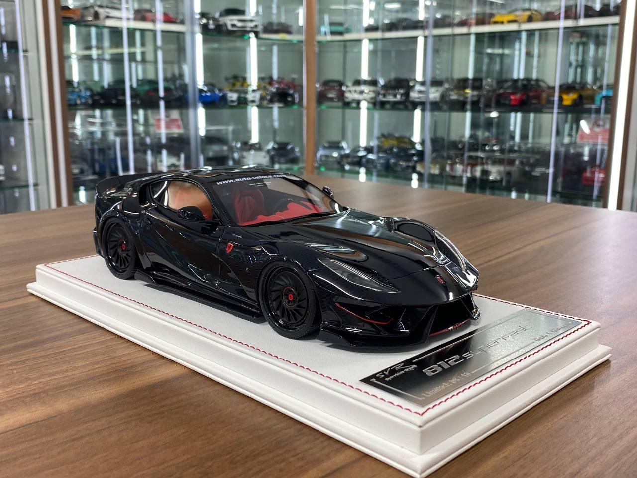 1/18 Resin model Davis & Giovanni Ferrari 812 Superfast SVR Limited Edition 10 pcs carbon fibre red/black interior