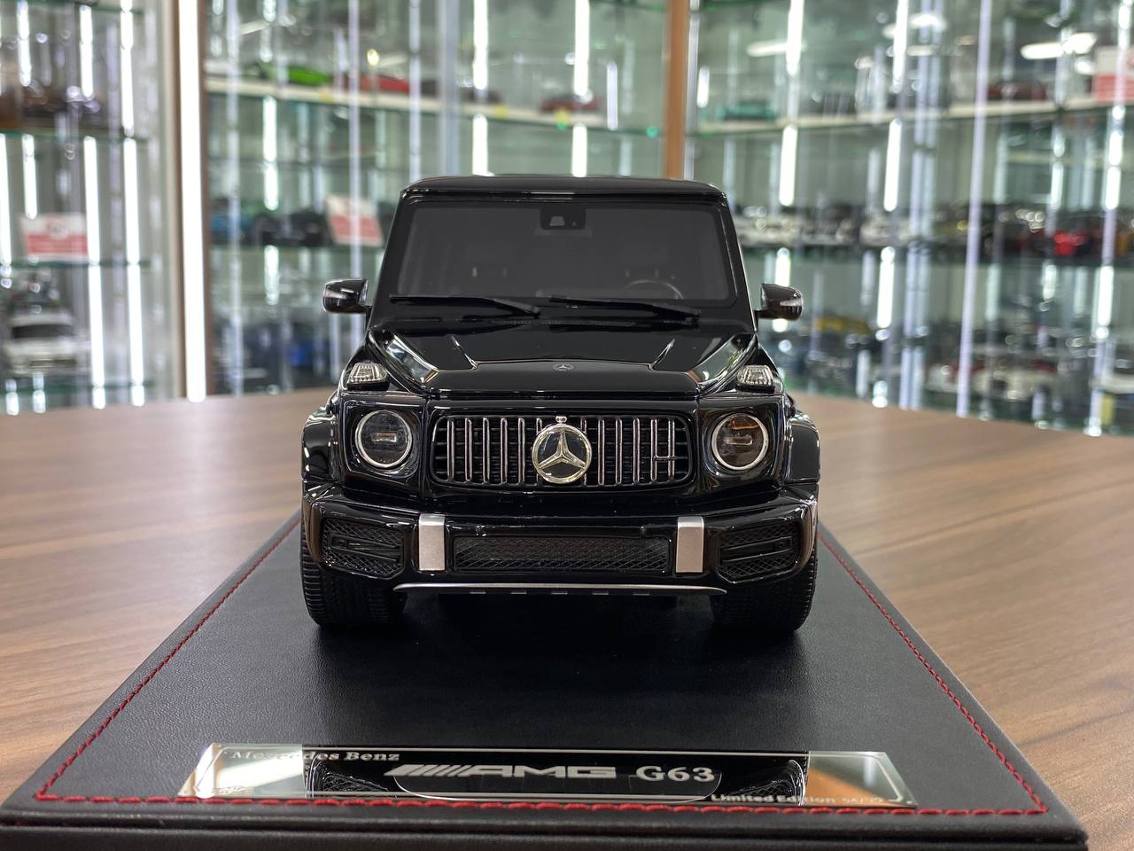 1/18 Mercedes-Benz G-63 Long Black Miniature car by VIP Models