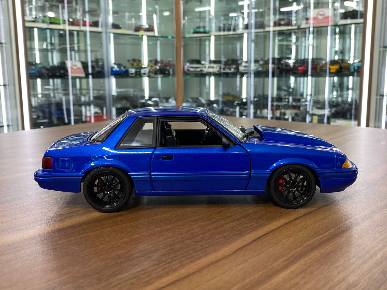 1/18 Ford Mustang 1990 blue by GMP Model Car