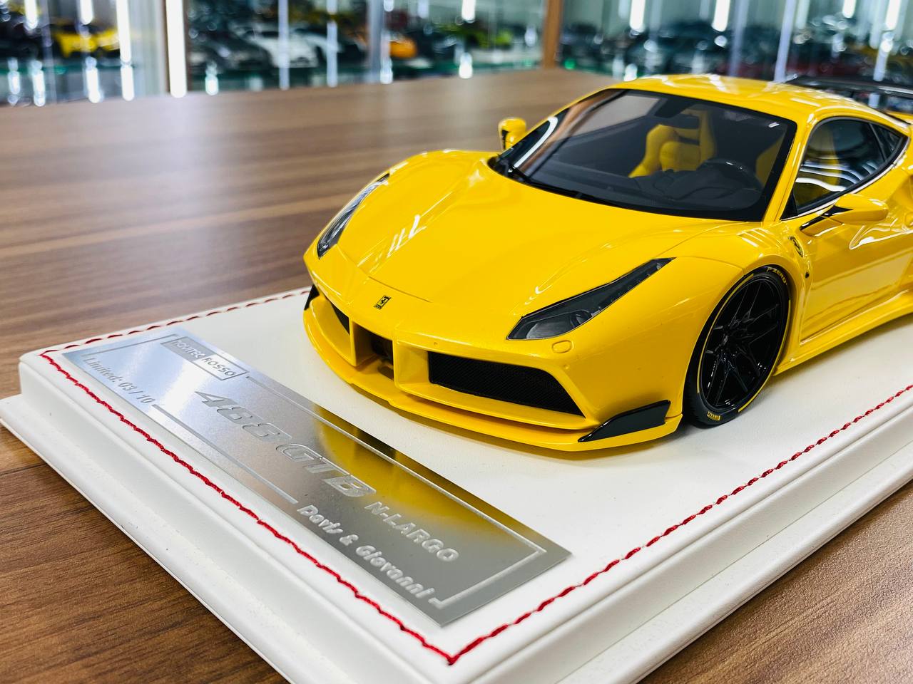 Davis & Giovanni Ferrari 488 GTB – 1/18 Resin Model, Yellow, Limited to 10 Units