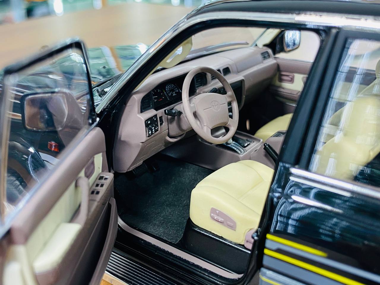 1/18 Diecast Toyota Land Cruiser 80 Black Model Car by KengFai