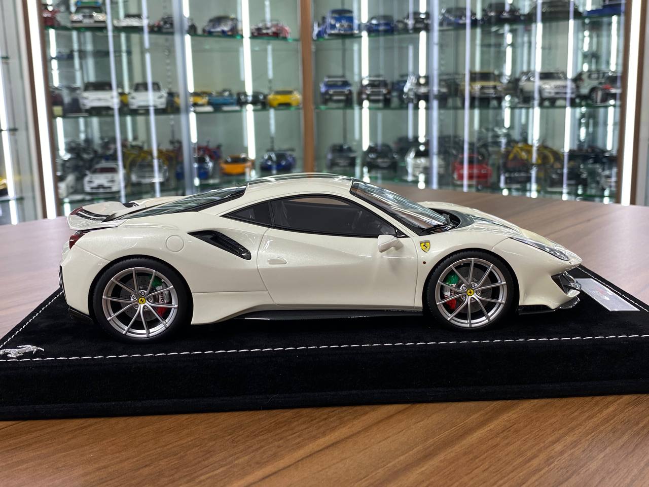 1:18 Resin Model - MR Collection Models Ferrari 488 Pista (White/Black Stripes)
