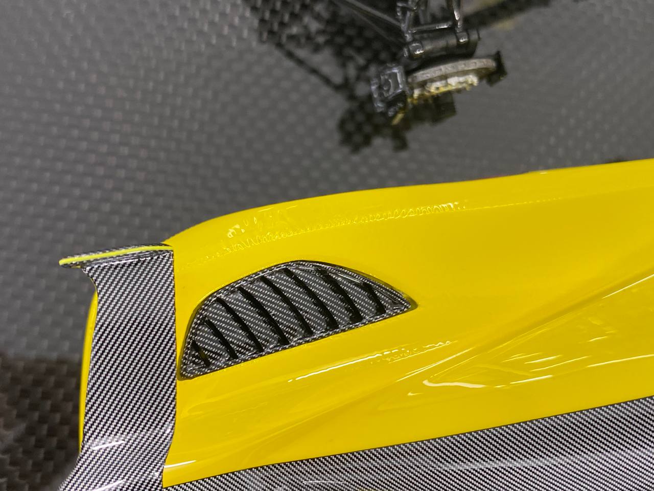 1:18 Resin - General Models Koenigsegg Agera ML with Engine (Yellow/Carbon)