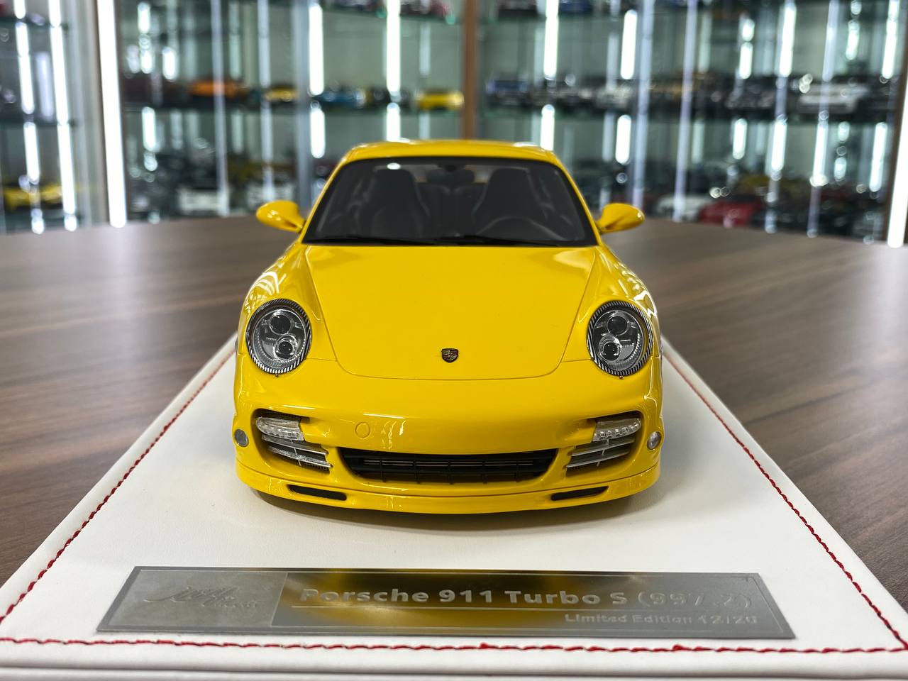 1:18 Resin Porsche 911 Turbo S (997.2) Yellow Exterior with Black Interior Ivy Model