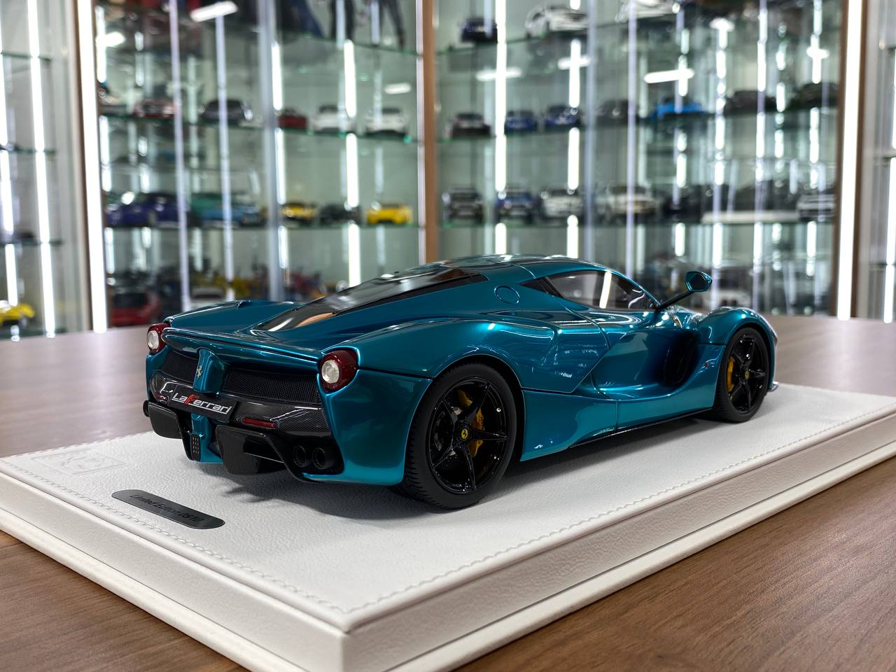 1:18 Resin Model – BBR Deluxe Ferrari LaFerrari – Chrome Blue – Limited to 10 pcs