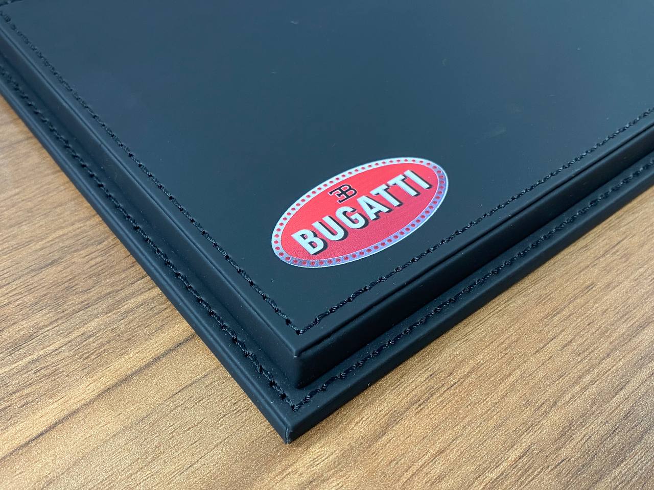 1:18 Acrylic Display Case – Black Leather Base with Bugatti Logo Print
