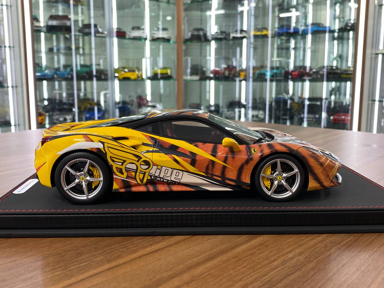 1/18 Resin – BBR Models Ferrari 488 GTB Tiger Giallo Modena Limited Edition:100 pcs