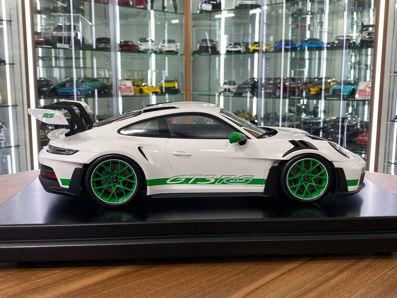 1/12 Resin Porsche 911 GT3 RS – White / Green | Spark Models Dealer Edition | Limited to 300 pcs