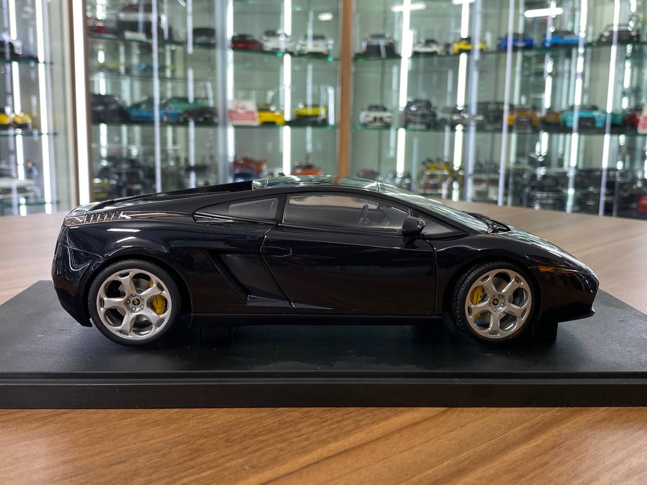 1/18 Diecast Lamborghini Gallardo – Black | AUTOart | Full Opening