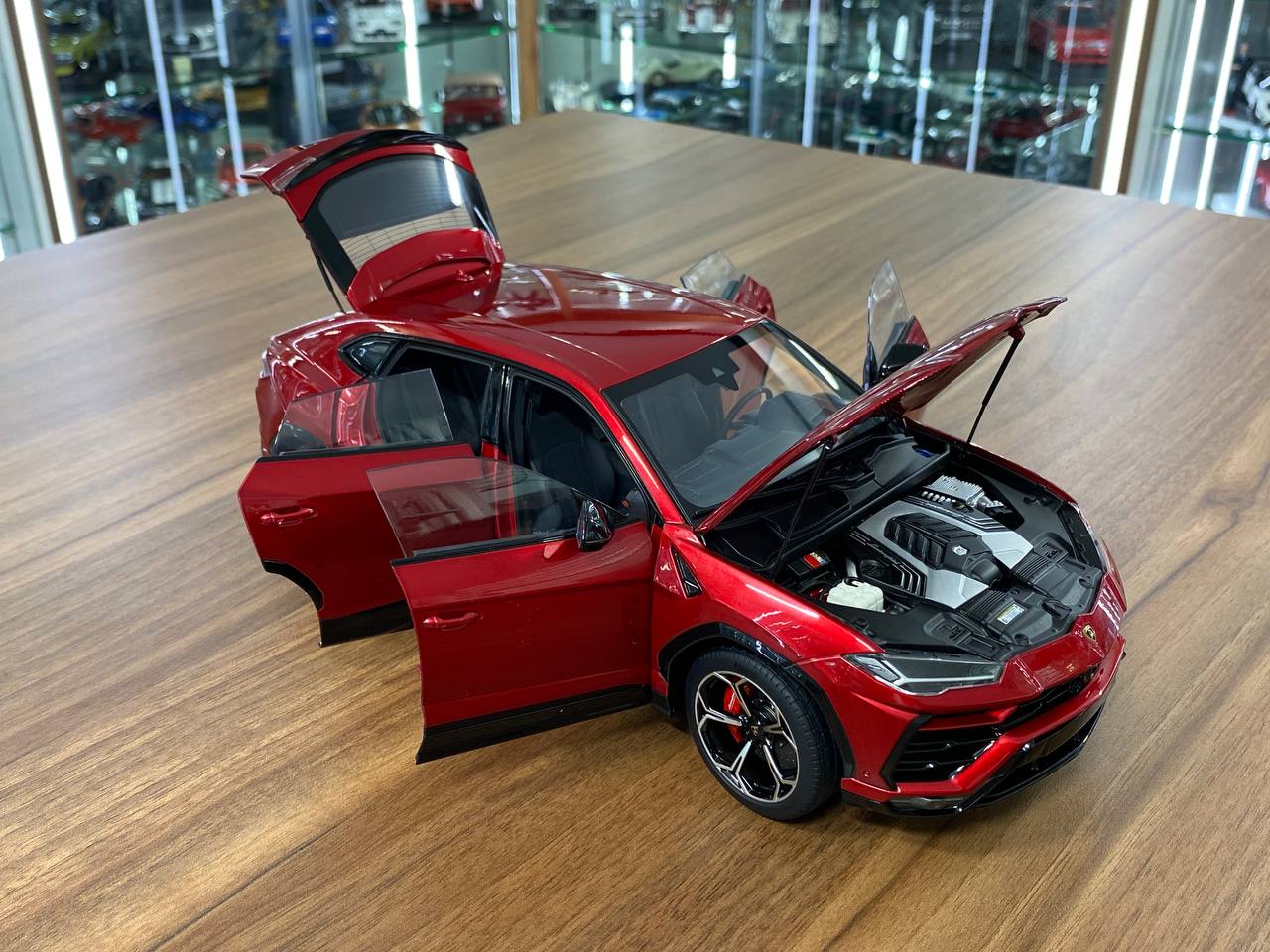 1/18 Diecast Lamborghini Urus Red Autoart Scale Model Car