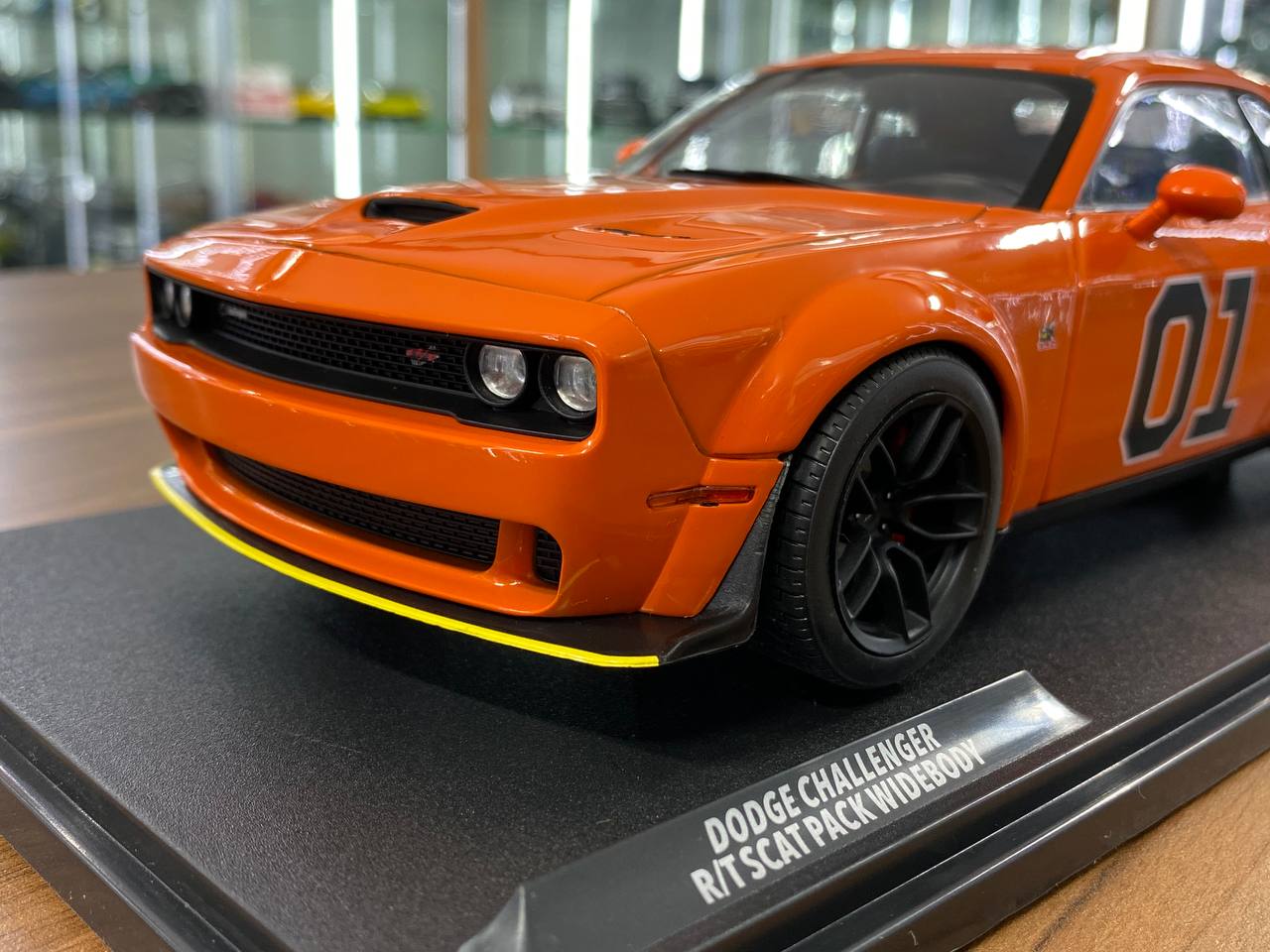 1/18 Diecast Solido Dodge Challenger R/T SCAT PACK WIDE BODY Hazzard Tribute 2023 Orange