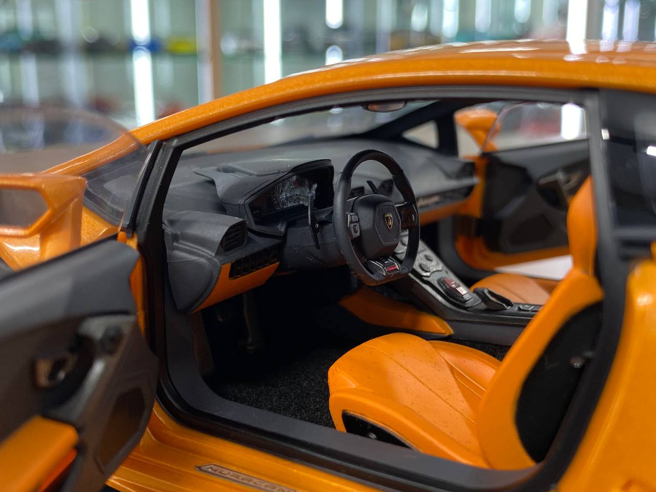 1/18 Diecast Metal Model – Lamborghini Huracán LP610-4 | AUTOart Signature | Full Opening | Orange Pearl