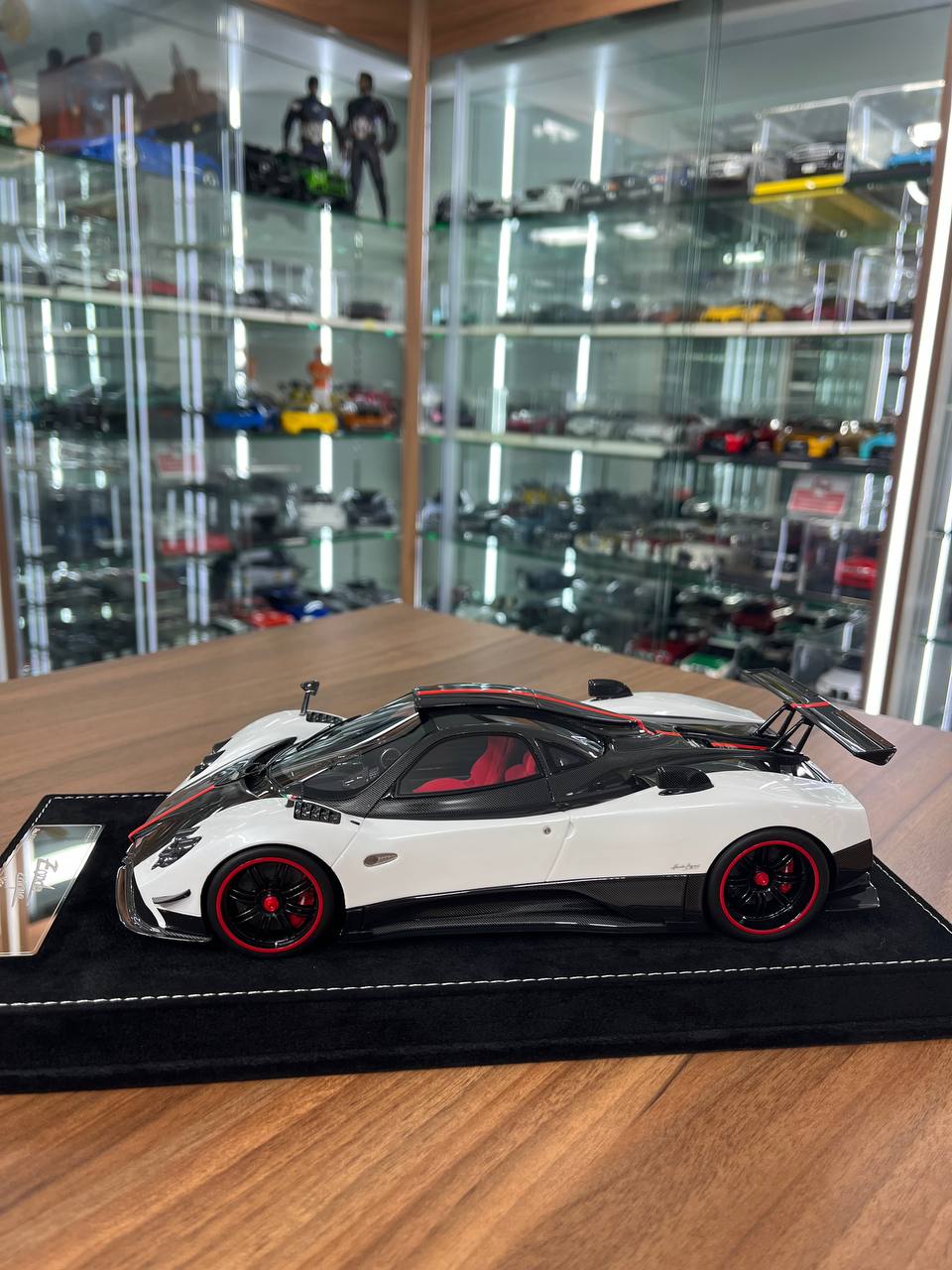 1/18 H&H Pagani Zonda Cinque Resin Model White/Carbon Fiber | Limited 30 pcs