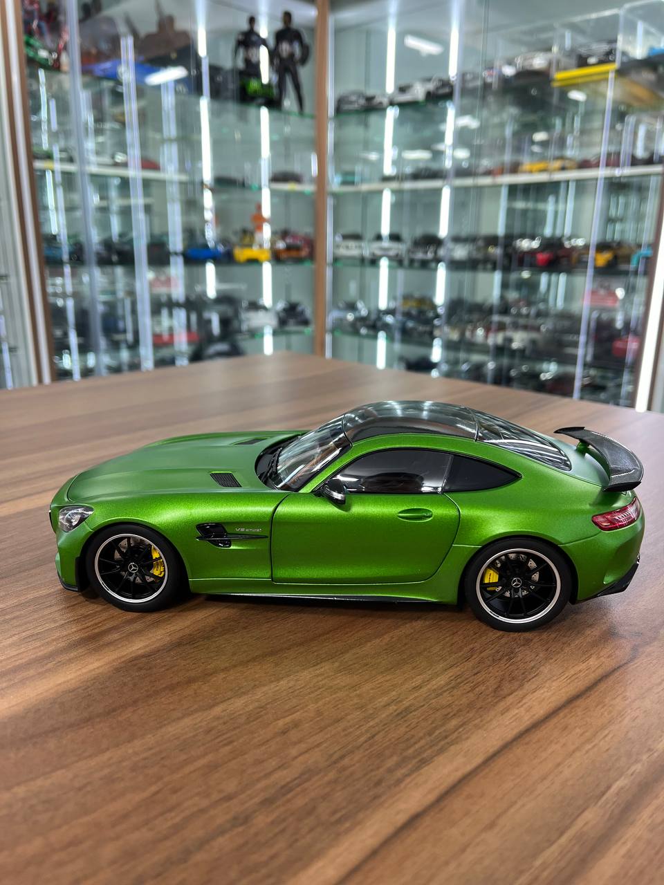 1/18 Diecast Norev Mercedes-Benz AMG GT Black Series – Green Hell Magno |