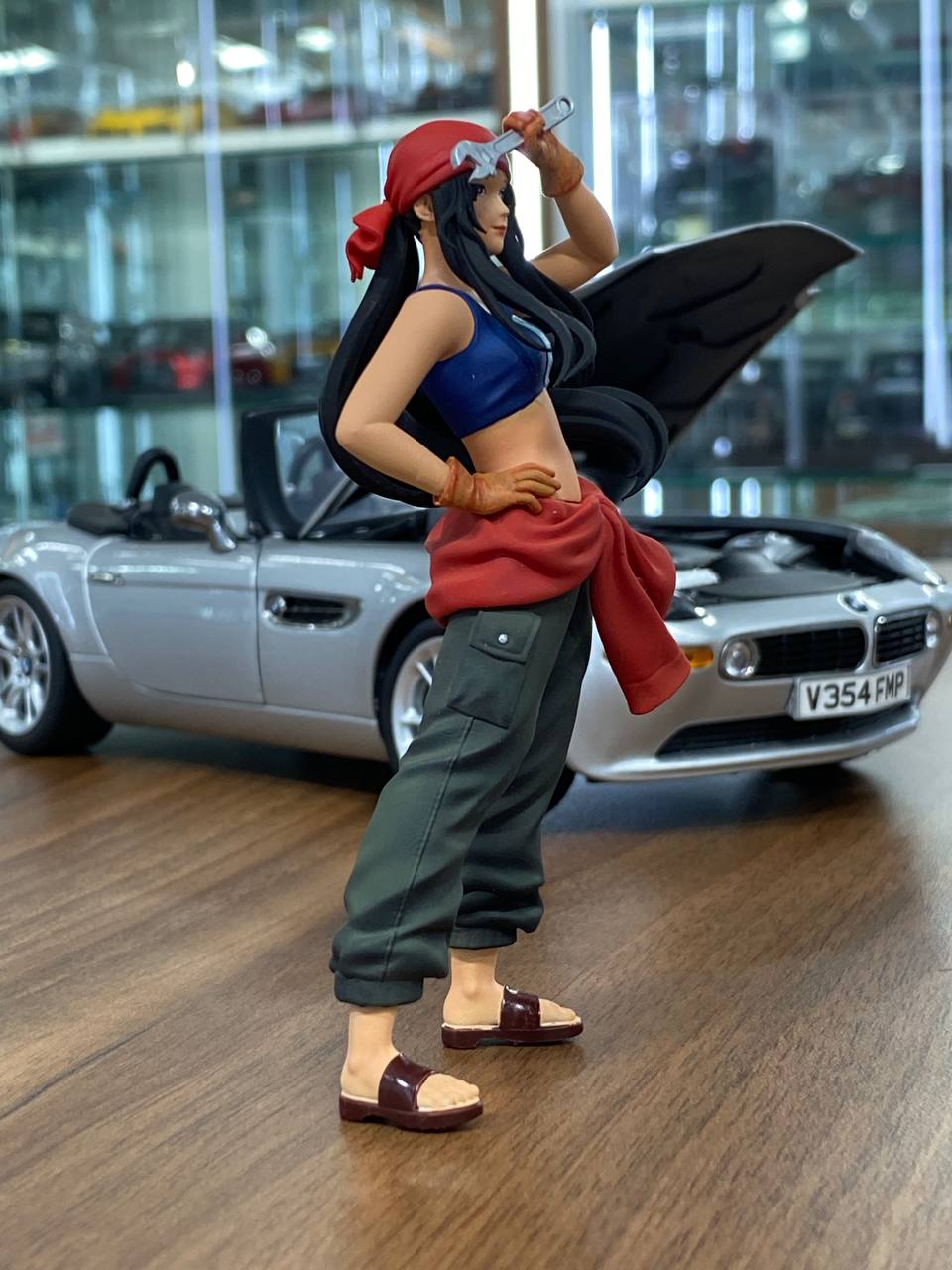 1/18 Resin - Female Mechanic (Hand Made / Painted) Scale Figure