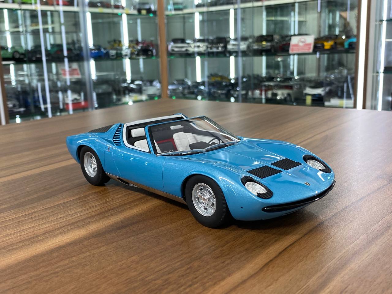 1/18 Resin Lamborghini Miura Roadster Blue GT Spirit Scale Model Car