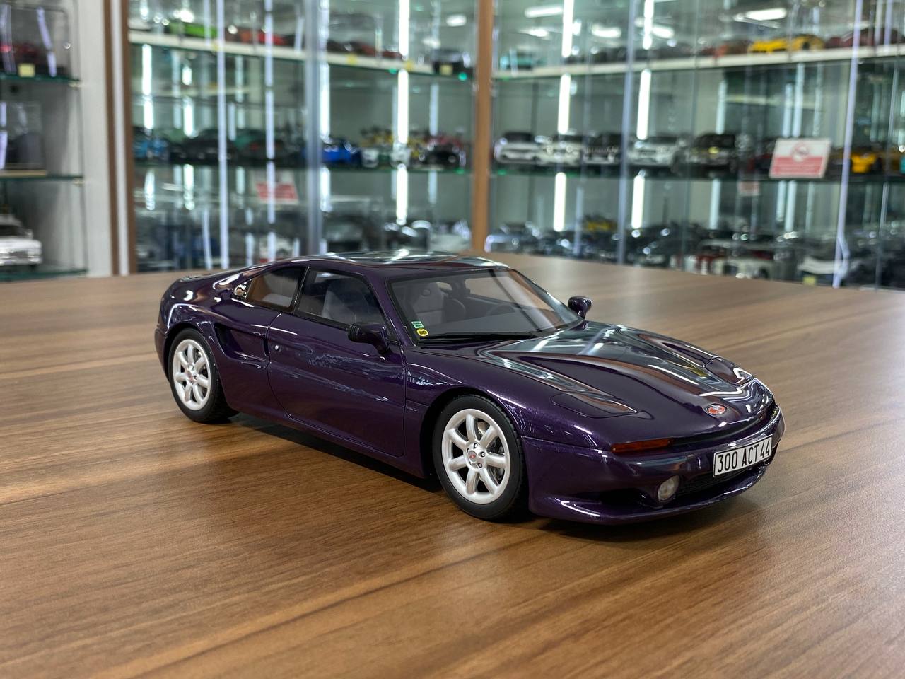 1/18 Diecast OTTO VENTURI 300 ATLANTIQUE Purple Miniature Car