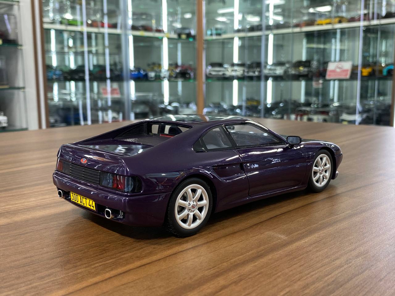 1/18 Diecast OTTO VENTURI 300 ATLANTIQUE Purple Miniature Car