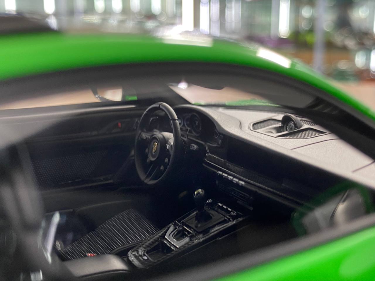 Ivy Model 1/18 Porsche 911 992 GT3 RS Weissach – Python Green with Red Wheels, Limited to 20 pcs.