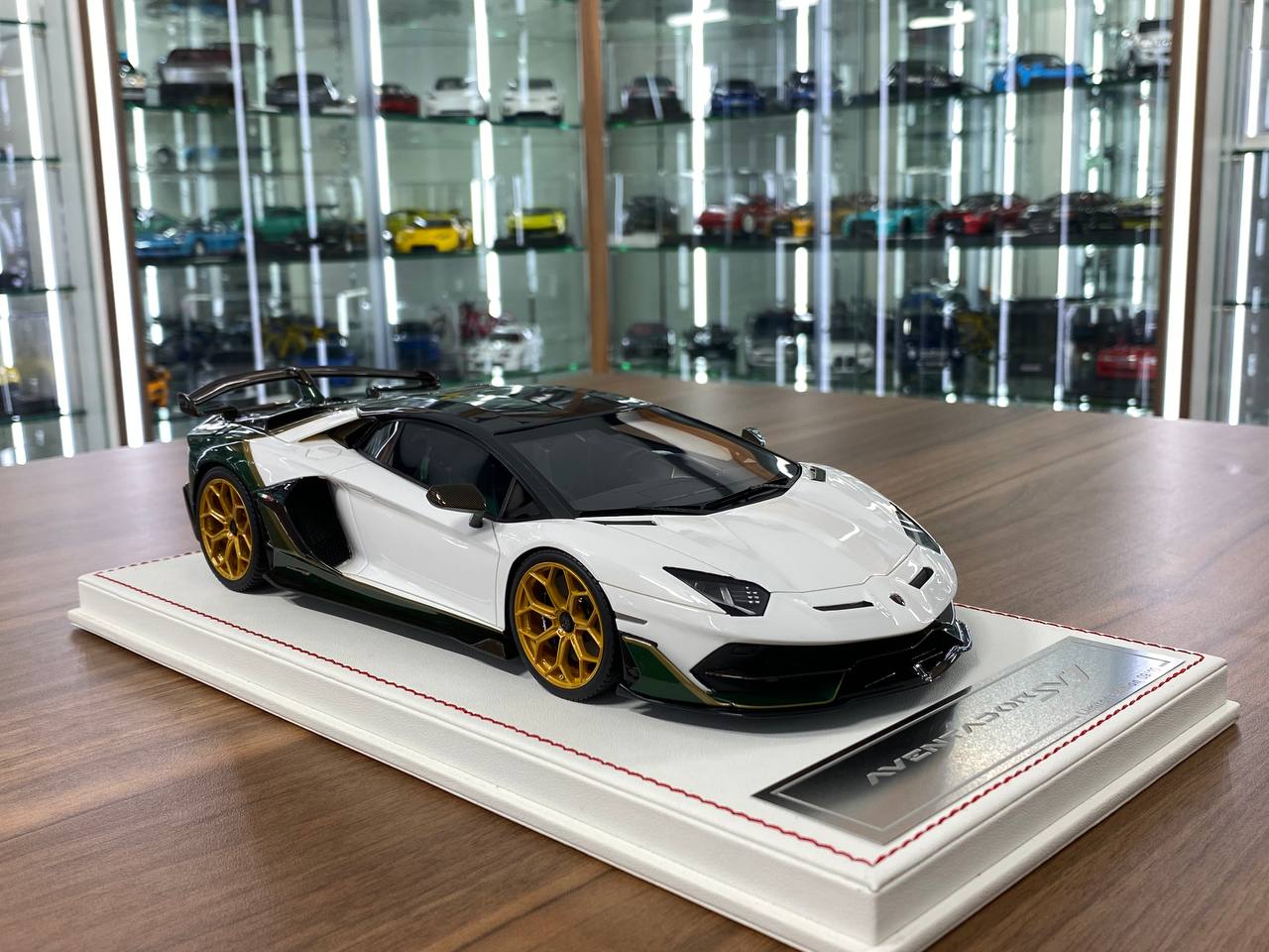 1/18 Resin – Dino Models Lamborghini AVENTADOR SVJ Limited 10 pcs Bianco Aether/Verde Hydra