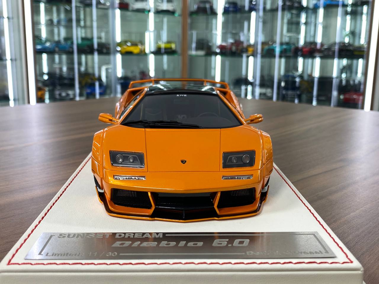 1/18 Resin – Davis & Giovanni Lamborghini DIABLO 6.0 Arancio Atlas Limited- 30 pcs