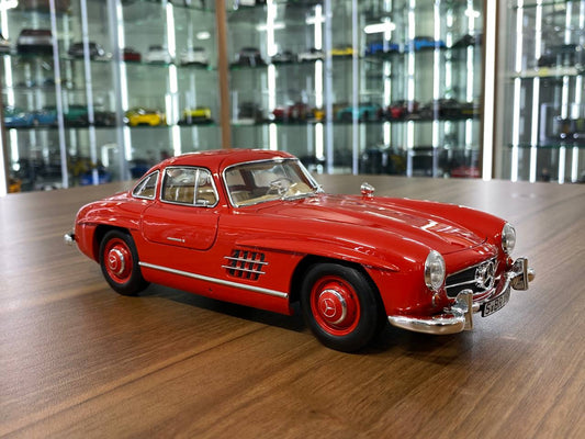 1/18 metal diecast Norev Dealer Edition  Mercedes-Benz 300 SL 1954-1957  Fire Engine Red
