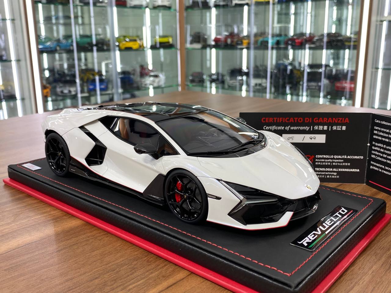 1/18 Resin Model – MR Collection Lamborghini REVUELTO Bianco Siderale with Red Accents