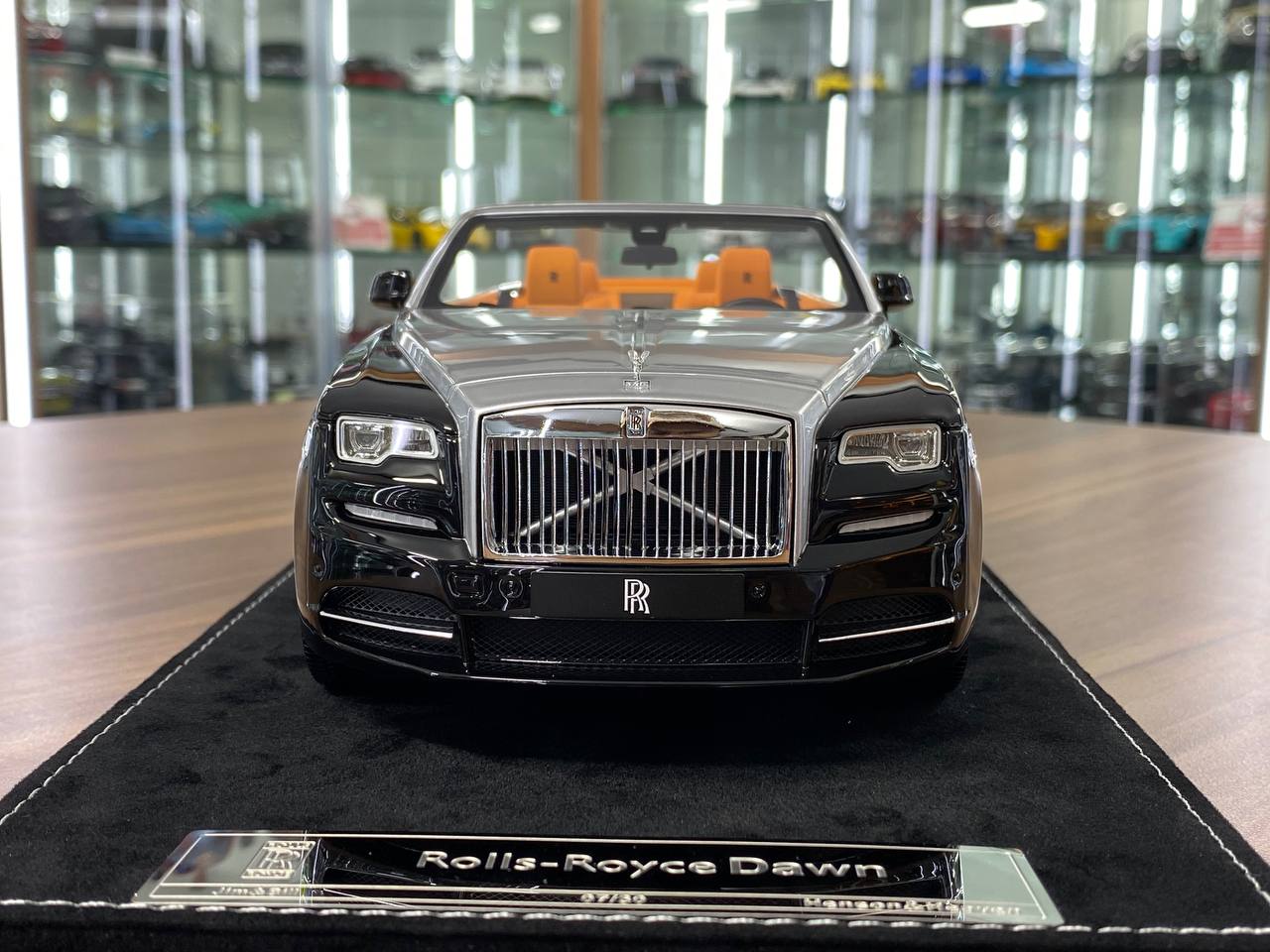 1/18 Resin Rolls Royce Dawn – Black/Silver | H&H | Limited Edition 30 pcs
