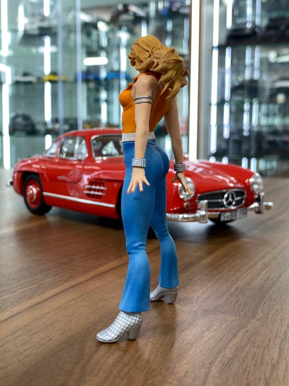 1/18 Resin Scale Figure (Hand Made / Painted) Dazzler ( X Men ) orange / blue dress