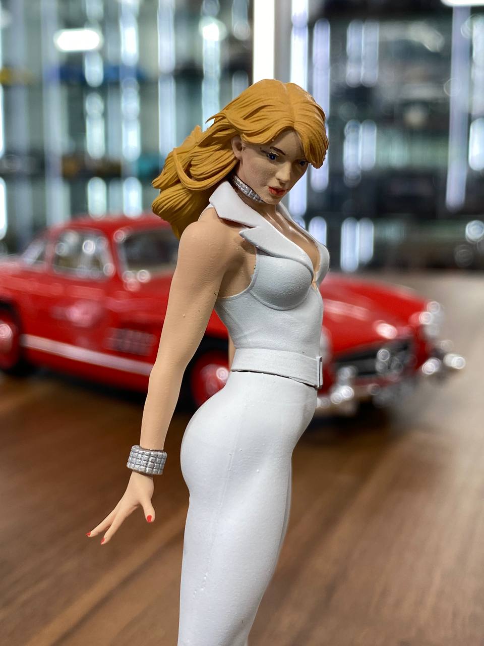 1/18 Resin Scale Figure (Hand Made / Painted) Dazzler ( X Men ) White Dress