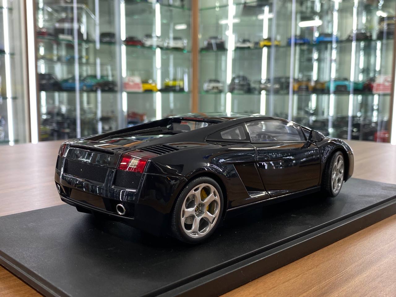 1/18 Diecast Lamborghini Gallardo – Black | AUTOart | Full Opening